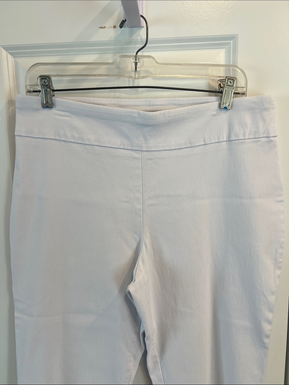 White Cropped Rhinestone Hem Stretch Capris - Picture 2 of 4